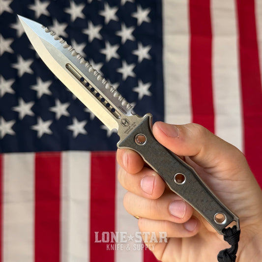 Heretic Mini Nephilim 4" MagnaCut Dagger, Stonewash Fully Serrated, Carbon Fiber Scales, JRE Leather Sheath - Made in USA (H069-2C-CF)