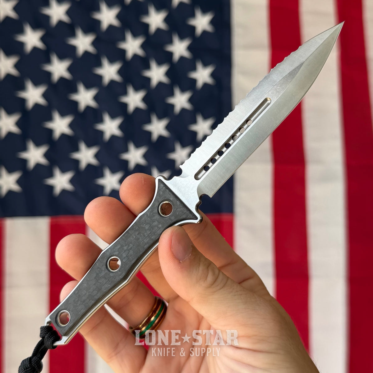 Heretic Mini Nephilim 4" MagnaCut Dagger, Stonewash Fully Serrated, Carbon Fiber Scales, JRE Leather Sheath - Made in USA (H069-2C-CF)