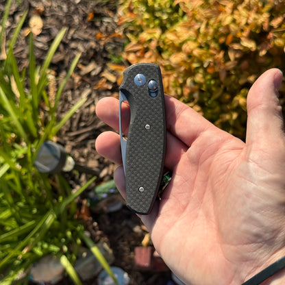 TRM BULLDOG Carbon Fiber Textured, 2.9″ CPM 20CV Blade, Made in USA (Bulldog Rev. B)