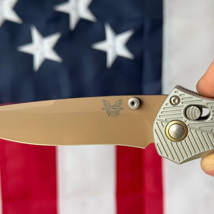Benchmade SEVEN TEN 710FE-24 4" AXIS Lock – Gray Aluminum, CPM-S90V FDE PVD Recurve – Made in USA (710FE-24)