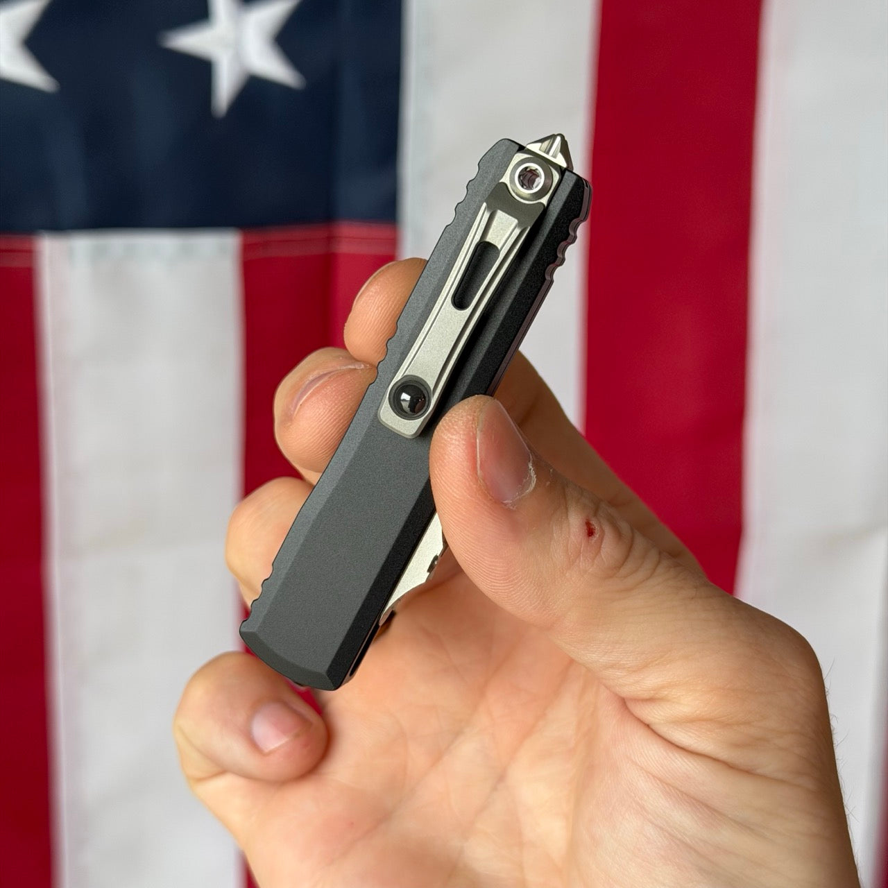 Microtech UTX-70 Gen IV DE Black Aluminum, 3.1″ M390MK Blade, Stonewashed, Made in USA (11474-10)