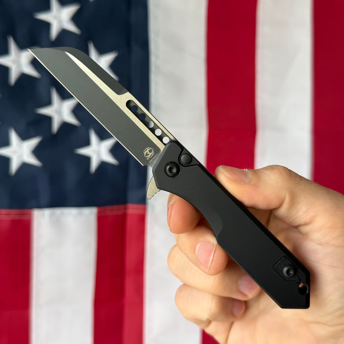 Heretic Jinn Manual 3.0" Button Lock Flipper – 2-Tone MagnaCut, Black Tactical Chassis – Made in USA (H213-10A-T)