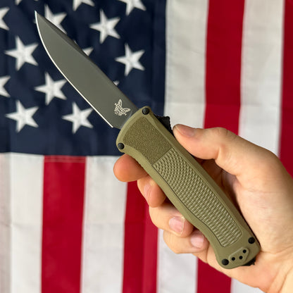 Benchmade Shootout 3.494" OTF Auto – Ranger Green Grivory, CPM-CruWear Black DLC Drop Point – Made in USA (5371BK-01)