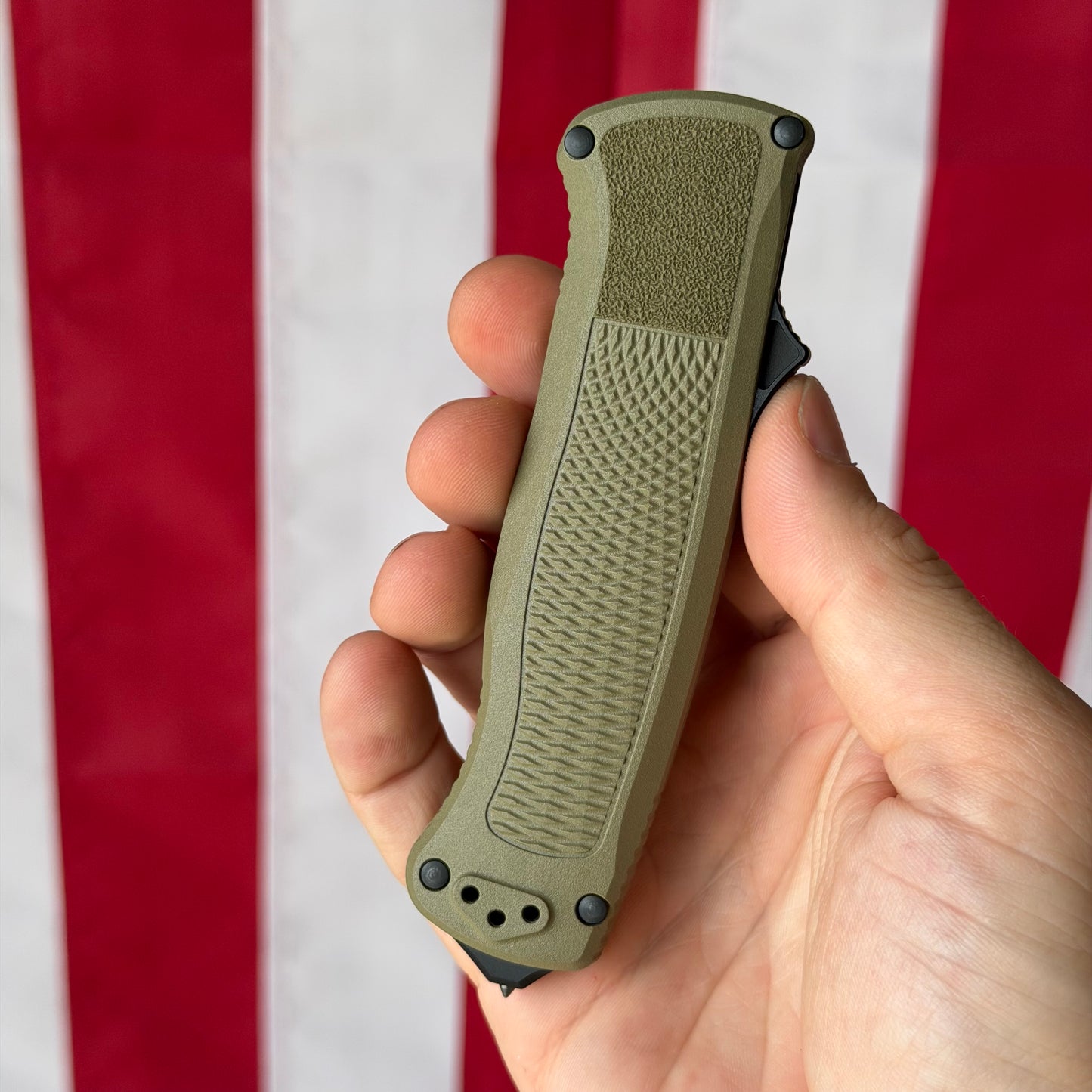 Benchmade Shootout 3.494" OTF Auto – Ranger Green Grivory, CPM-CruWear Black DLC Drop Point – Made in USA (5371BK-01)