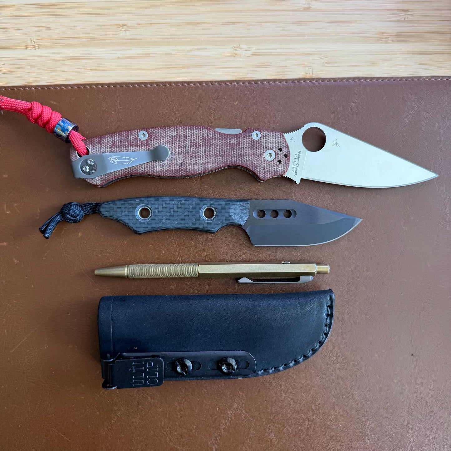 Heretic Kobold Bowie 2.56" Fixed Blade – DLC Black MagnaCut, Glow Carbon Fiber – Made in USA (H065-6A-GLOCF)