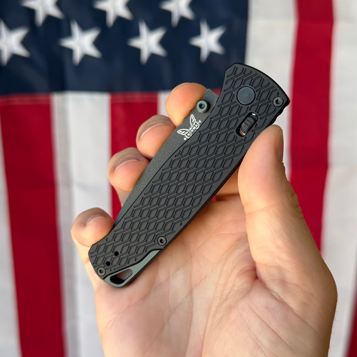 Benchmade Bugout Vapyr 3.25" AXIS Lock – Black Aluminum, MagnaCut Black Cerakote, Taiga Green Accents – Made in USA (534BK)