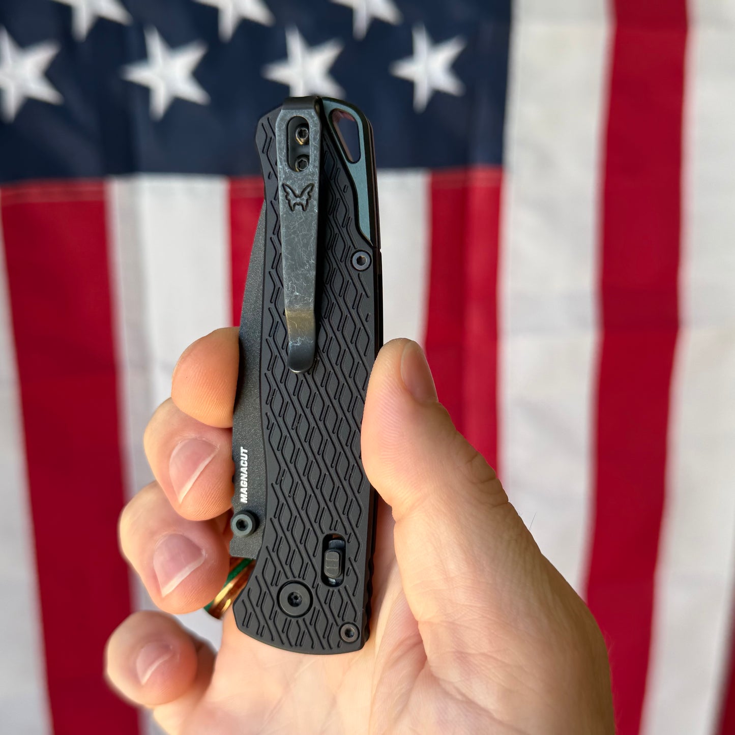Benchmade Bugout Vapyr 3.25" AXIS Lock – Black Aluminum, MagnaCut Black Cerakote, Taiga Green Accents – Made in USA (534BK)