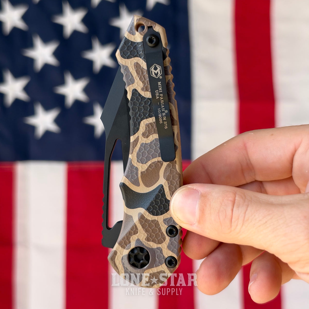 Heretic Mini Pariah Manual Duck Camo, 3.36" MagnaCut Black Clip Point, Glass Packed Polymer Chassis - Made in USA (H052-DC)