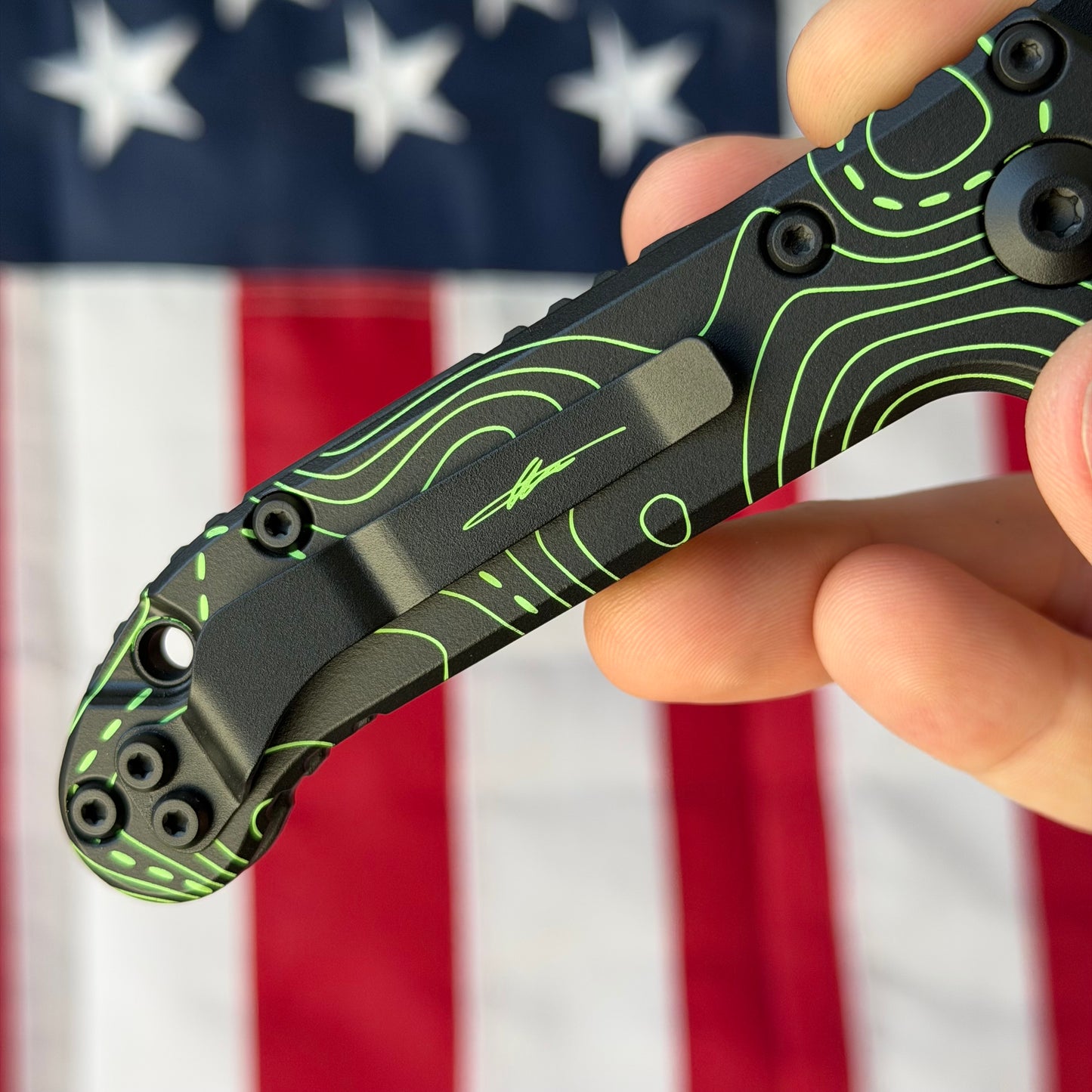 Microtech LUDT Gen III 3.5" OTS – Topographic Black/Green, M390MK – Made in USA (1135S-1TPBKPGCS)