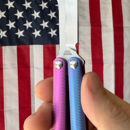 MachineWise Tottori 4.5" Balisong – Blue & Pink Two-Tone Titanium, Wave Pattern, S35VN – Serial 263 – BSA26 – Made in USA
