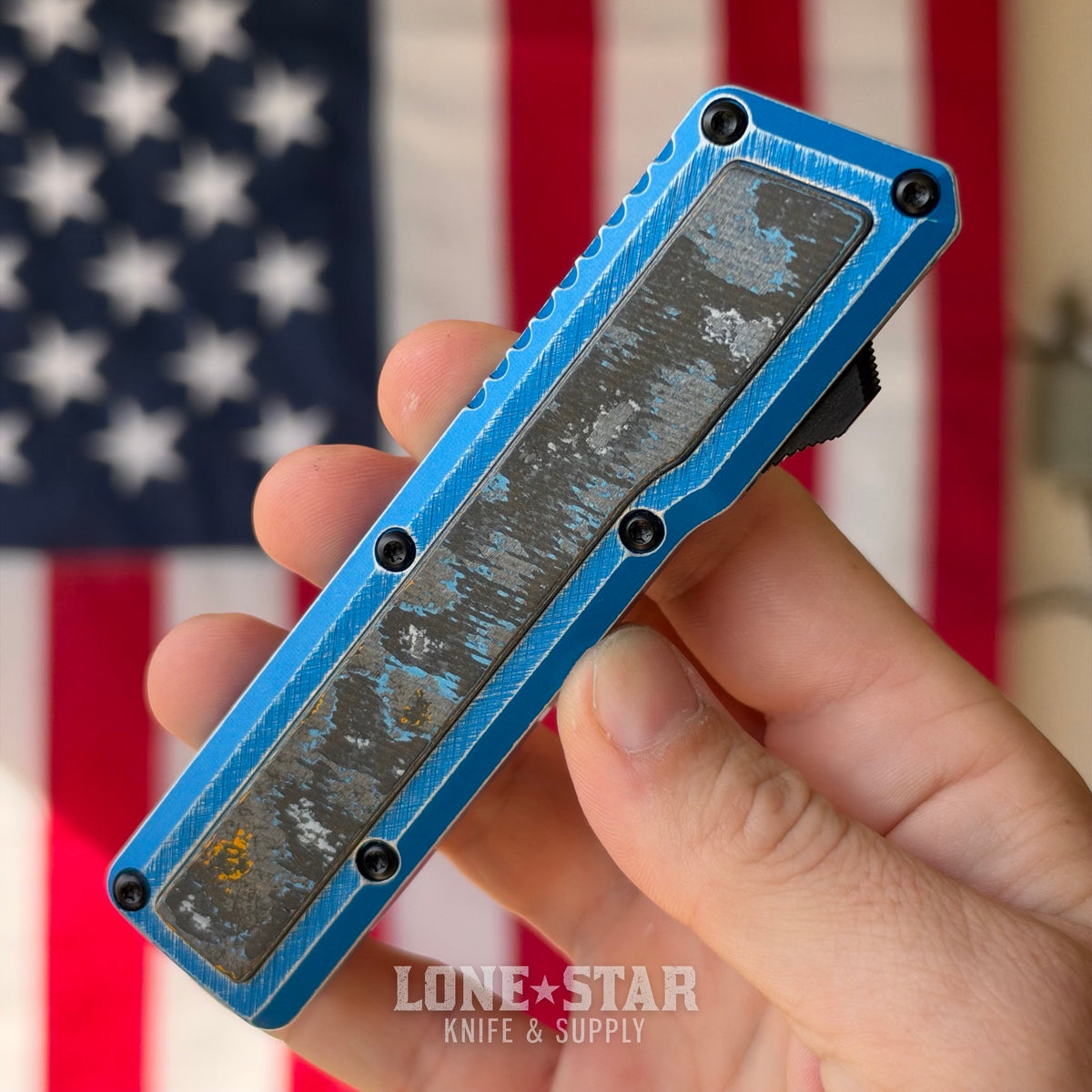 Chaves Dissident OTF Auto, M390 Drop Point, CCKS Blue Anodized, Gulf Carbon Fiber Inlay, Black PVD Titanium Hardware - Made in USA (CHAVES-DISSIDENT-CCKS-GULF-DP)