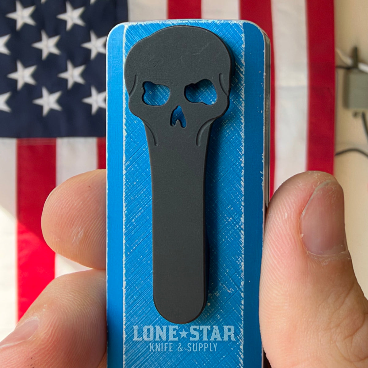 Chaves Dissident OTF Auto, M390 Drop Point, CCKS Blue Anodized, Gulf Carbon Fiber Inlay, Black PVD Titanium Hardware - Made in USA (CHAVES-DISSIDENT-CCKS-GULF-DP)