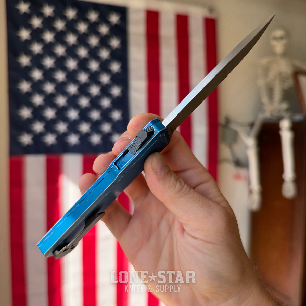 Chaves Dissident OTF Auto, M390 Drop Point, Battle Worn Blue Anodized, Nebula Carbon Fiber Inlay, Black PVD Titanium Hardware - Made in USA (CHAVES-DISSIDENT-BW-NEBULA-DP)