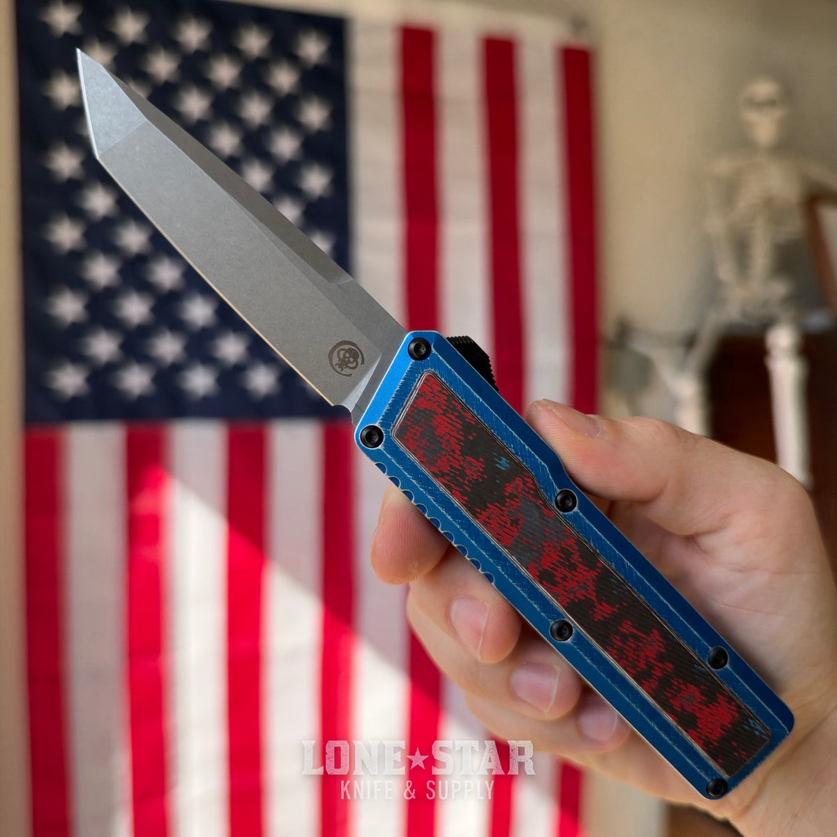 Chaves Dissident OTF Auto, M390 Tanto, Battle Worn Blue Anodized, Nebula Carbon Fiber Inlay, Black PVD Titanium Hardware - Made in USA (CHAVES-DISSIDENT-BW-NEBULA-TANTO)