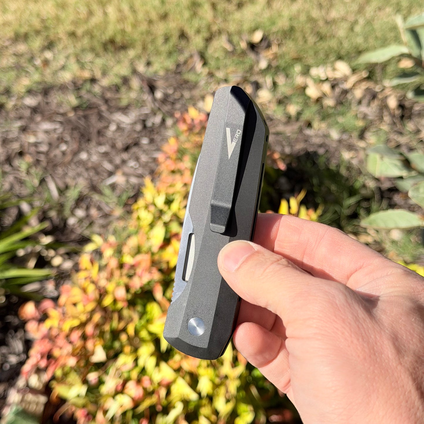 Vero Synapse Design – Blue Linen Micarta Handle, MagnaCut Blade – Made in USA (VERO1210-LTD BLUE LINEN MIC)