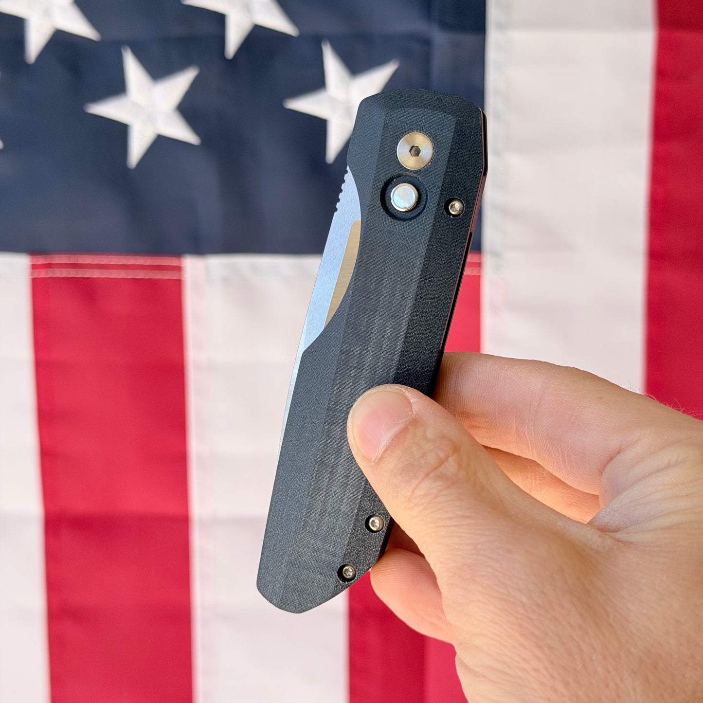 Vero Synapse Design – Blue Linen Micarta Handle, MagnaCut Blade – Made in USA (VERO1210-LTD BLUE LINEN MIC)