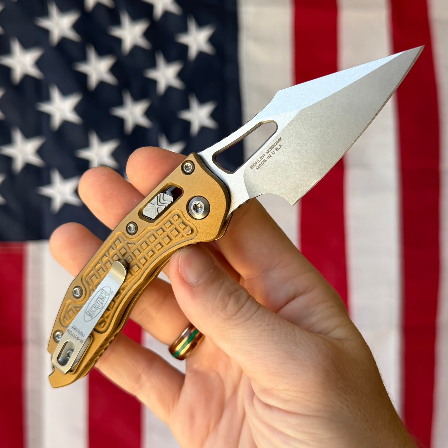 Microtech M-Stitch RAM-LOK 3.05" Manual – Tan Frag Aluminum, M390MK Stonewash – Made in USA (169MRL-10FRTA)
