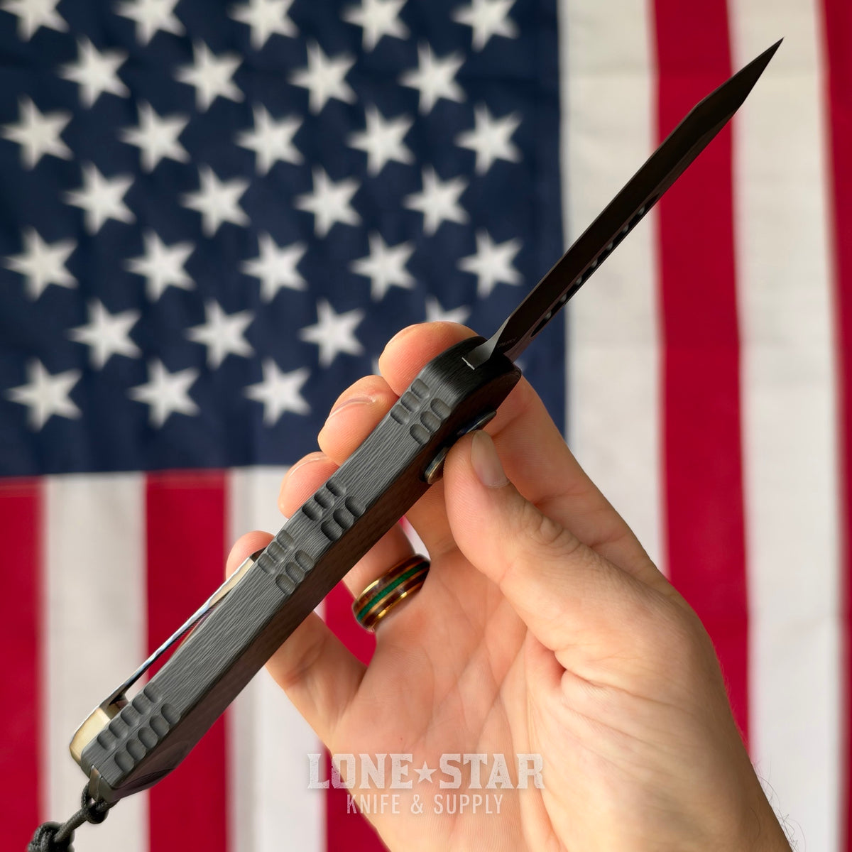 The Back Door: Heretic Hydra V4 Tanto OTF Auto, 3.5" CPM 20CV DLC, Carbon Fiber with Flamed Titanium Accents, Serial 146 - Made in USA (H406-6A-CF/FTI) (Trade In)