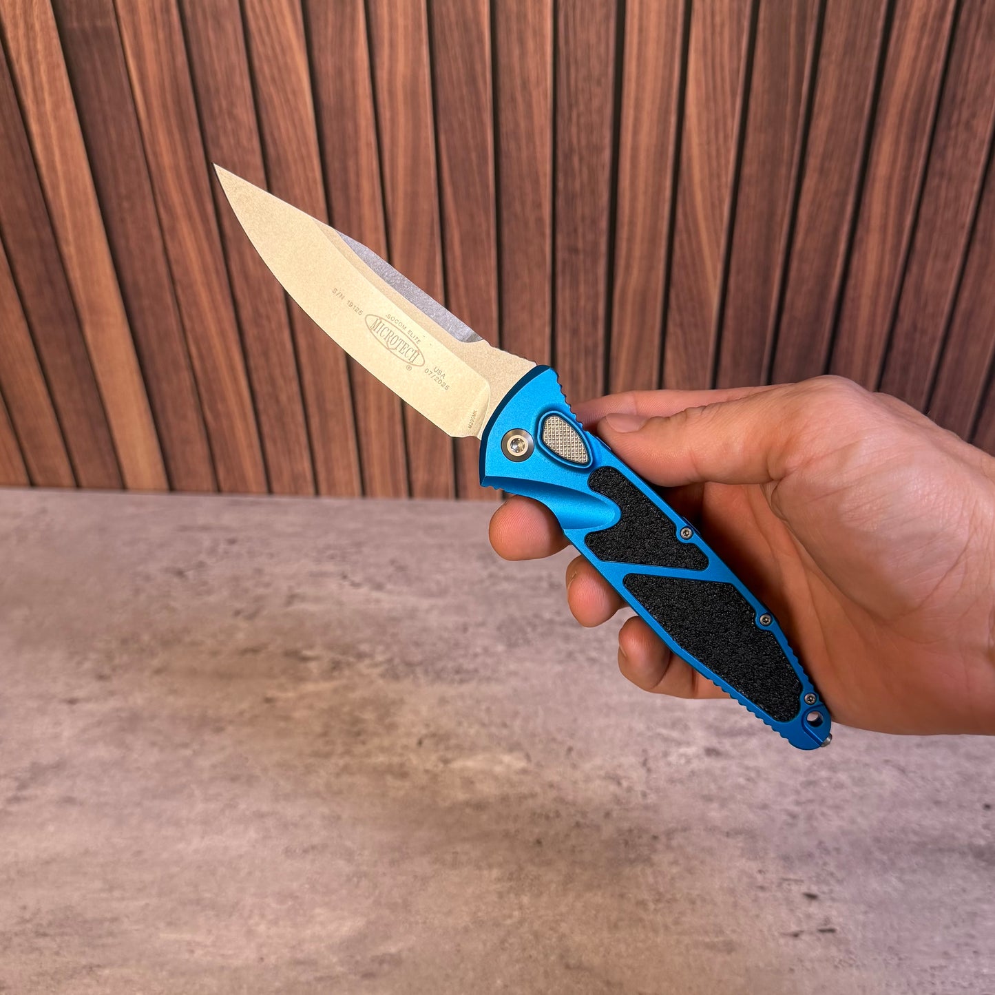 Microtech Socom Elite Auto Blue Aluminum, 4.0″ M390MK Blade, Made in USA (160A-10BL)