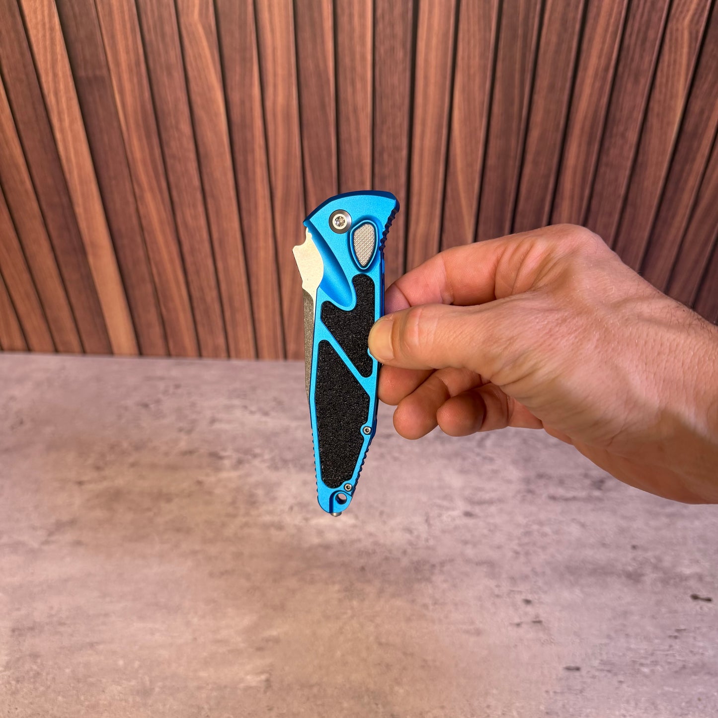 Microtech Socom Elite Auto Blue Aluminum, 4.0″ M390MK Blade, Made in USA (160A-10BL)