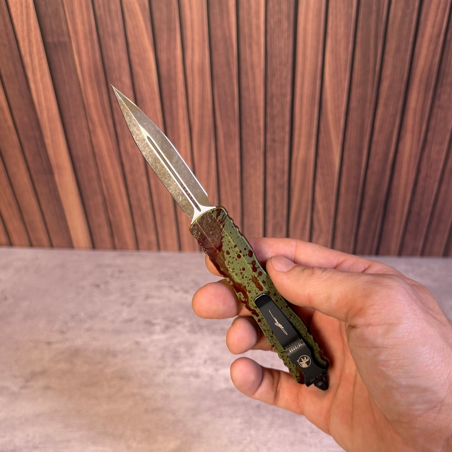 Dirac OTF Outbreak Signature Series, 2.9″ M390MK Blade, Made in USA (225-1OBDS)