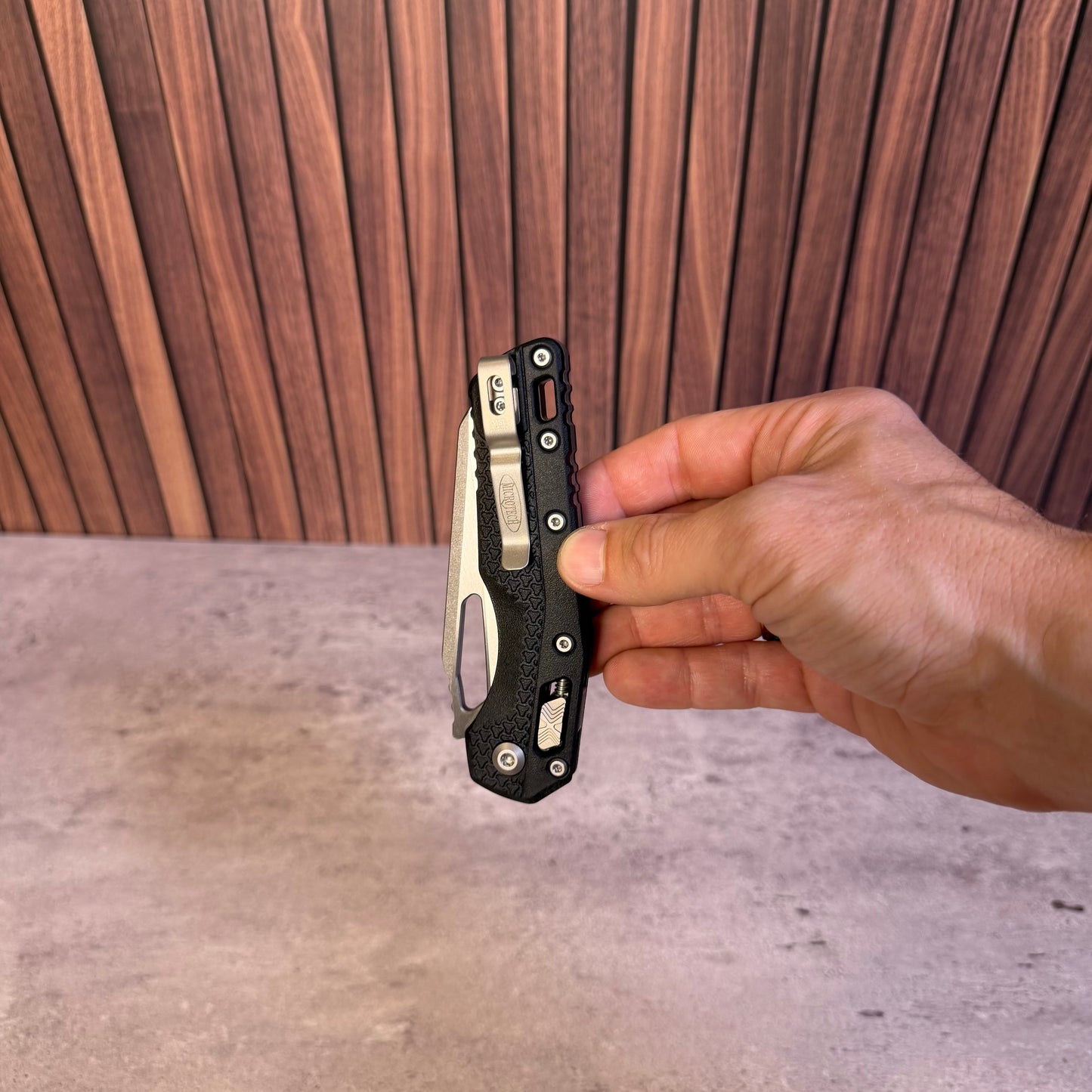 Microtech MSI Black S/E Tri-Grip, 3.9″ M390MK Blade, Made in USA (210T-10PMBK)