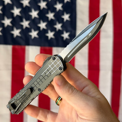 The Back Door: Heretic Manticore E Stealth Gray Cel Shade - Recurve MagnaCut OTF (HO29F-CS-GRY) (Used)