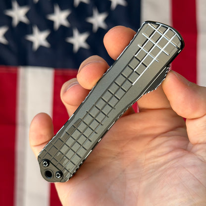 The Back Door: Heretic Manticore E Stealth Gray Cel Shade - Recurve MagnaCut OTF (HO29F-CS-GRY) (Used)