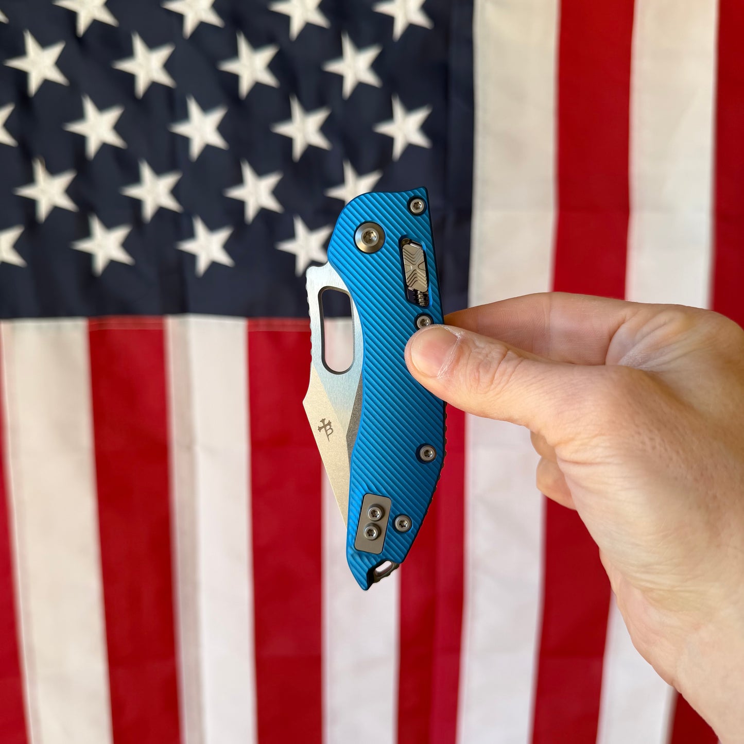 Stitch Ram‑Lok Knife – Blue Fluted Aluminum Handle, M390 MK Blade (Stonewash), RAM‑LOK Bar Lock – Made in USA (MCT18250 / 169RL‑10FLBL)