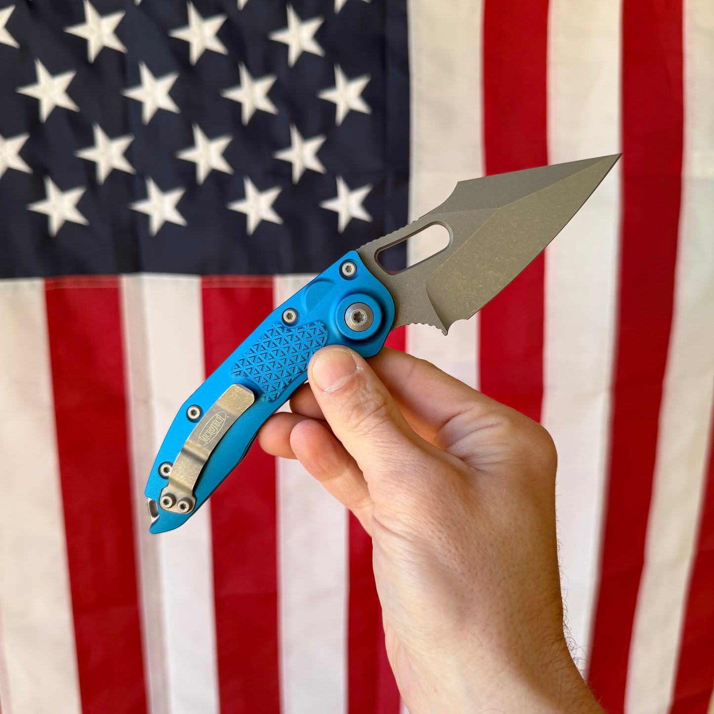 Microtech Auto Stitch Blue Aluminum Apocalyptic, 3.7″ Blade, Made in USA (169-10APBL)