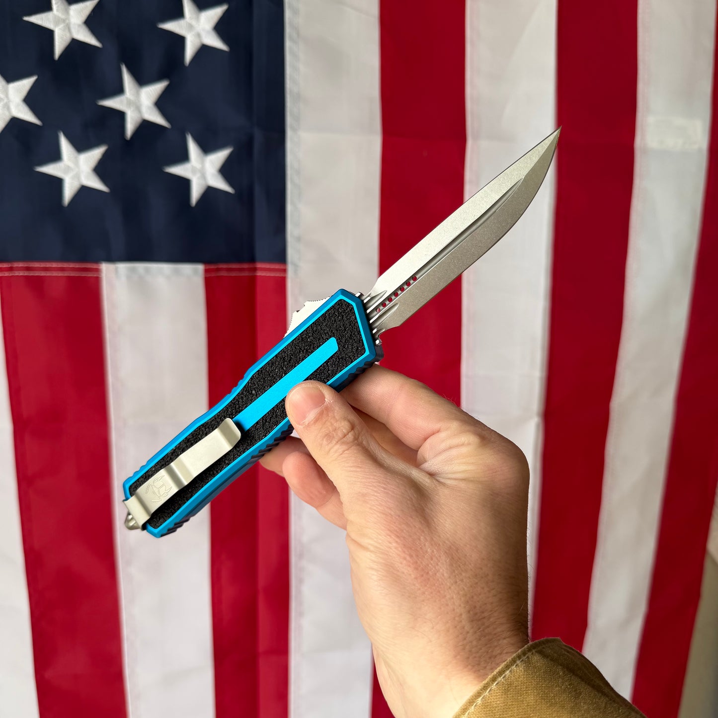 Microtech Scarab II Gen III Blue, 3.8 inch M390MK Dagger Blade, Automatic OTF, Made in USA (1180-10BL)