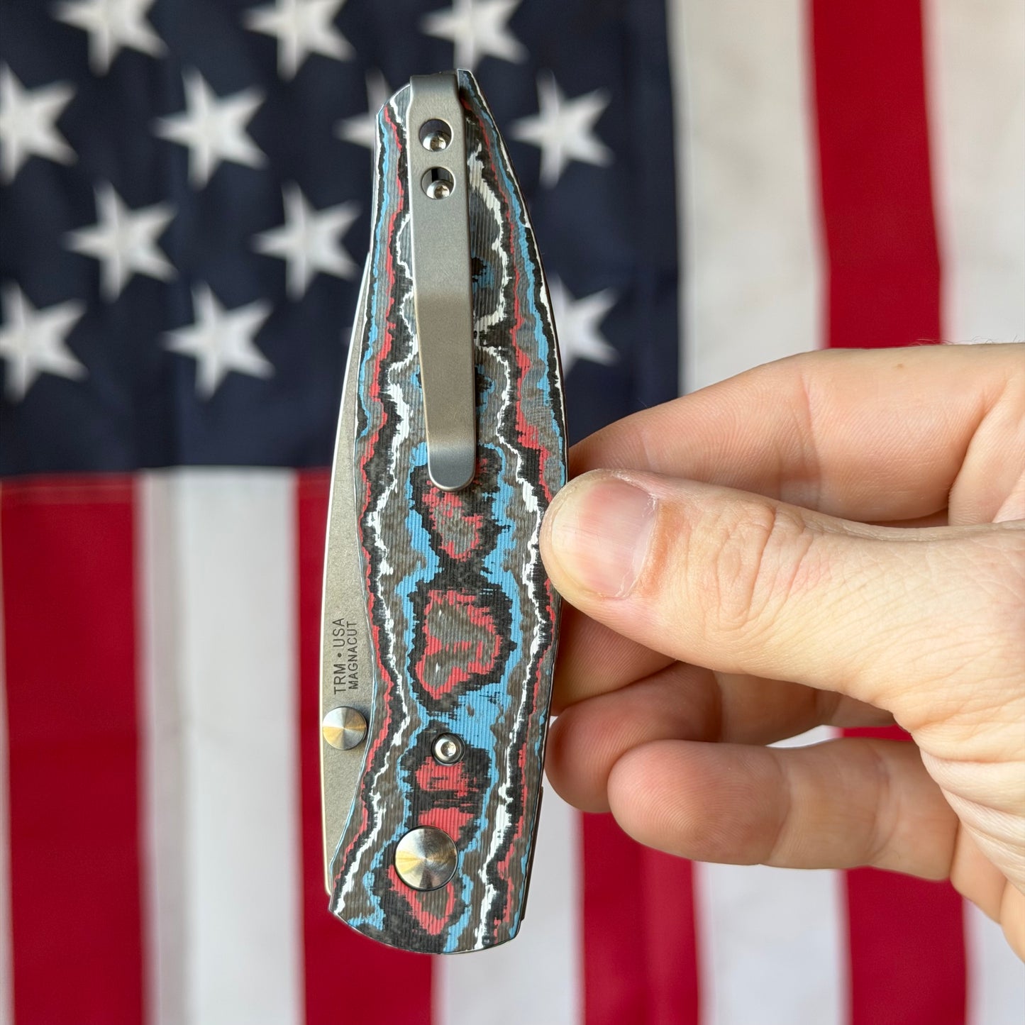 TRM ATOM Liner Lock - CPM-MagnaCut, Star Spangled Fat Carbon 3D, Titanium Liners - Made in USA (DLR-ATM-CC-3D)
