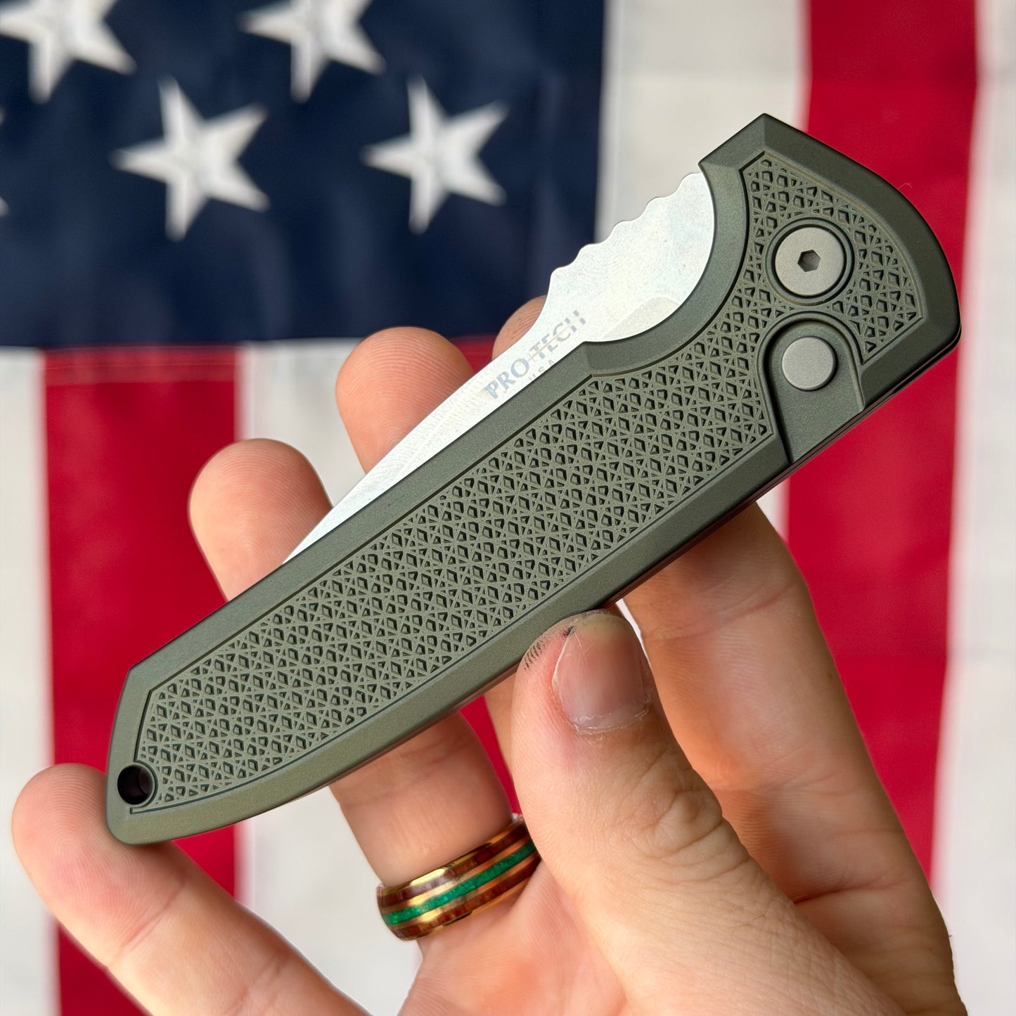 The Back Door: Pro-Tech Rockeye Auto - Green Aluminum, CPM-MagnaCut - Made in USA (LG3105-Green) (Trade In)