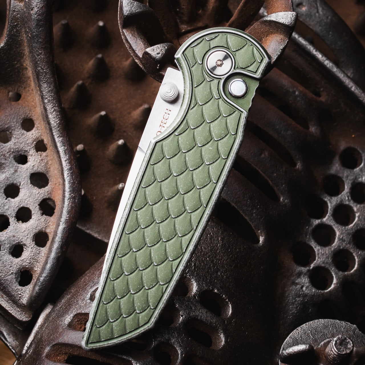 Pro-Tech TR-3 Integrity REPTILE 3.5 inch Magnacut Knife, Battleworn Green Aluminum Handle, Satin Blade – Made in USA (INT1105-LTDBW REPTILE)