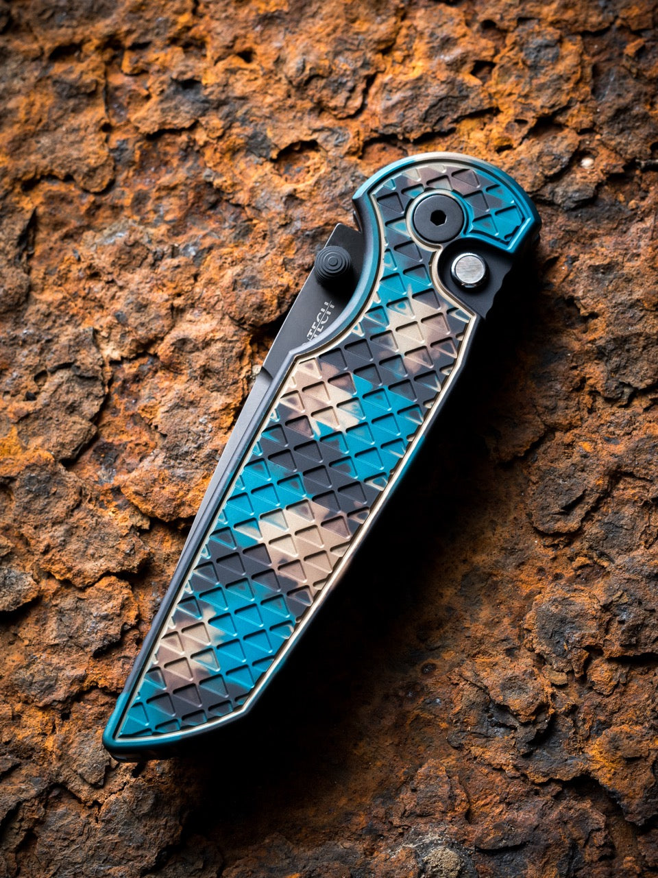 Pro-Tech TR-3 Integrity Knife – “Shipwreck” Anodized Handle, DLC MagnaCut Blade, Manual Thumb Stud, 3.5″ – Made in USA (INT1106-SHIPWRECK)