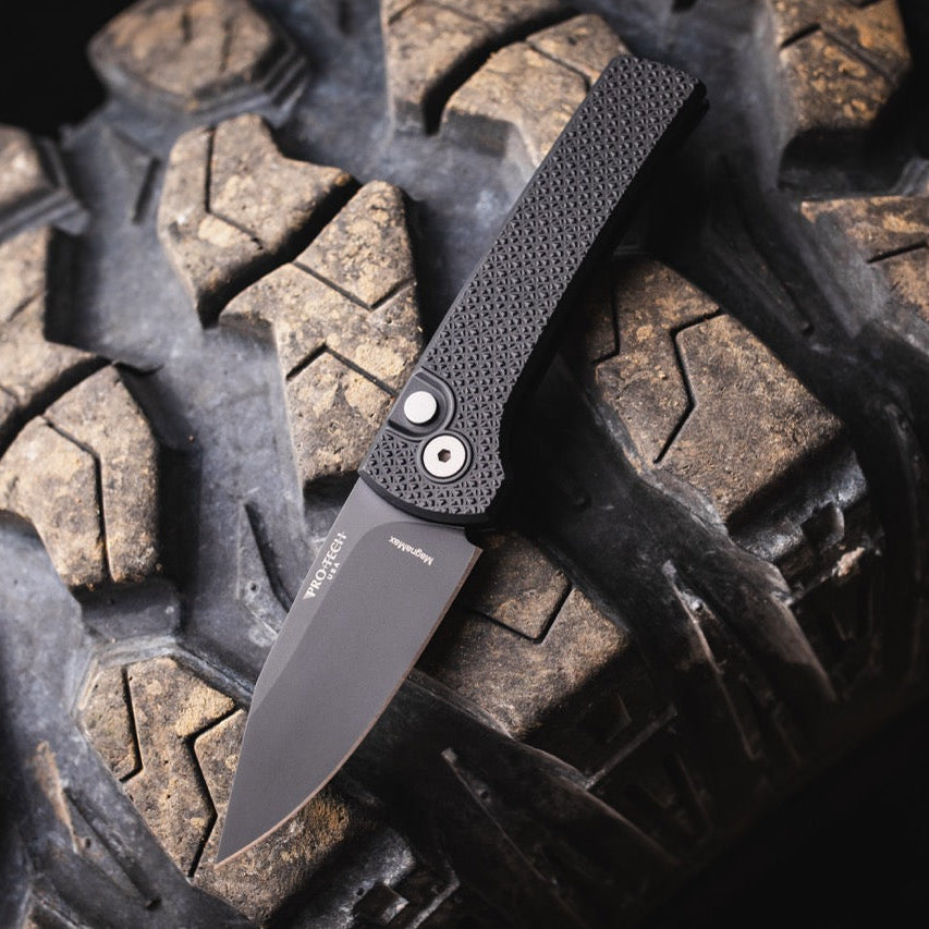 Pro-Tech Scapegoat Compact Auto - Black Aluminum, DLC CPM-MagnaMax - Made in USA (RCS1106)