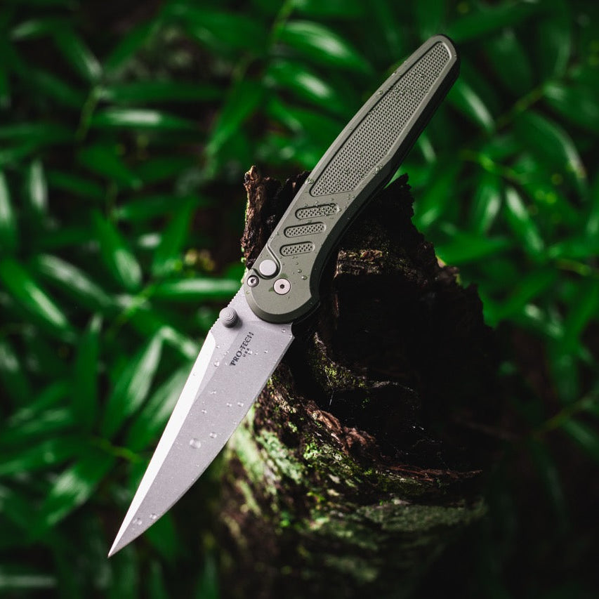 Pro-Tech Avalon - Green Knurled Aluminum, CPM-MagnaCut Manual - Made in USA (PN1101-Green)