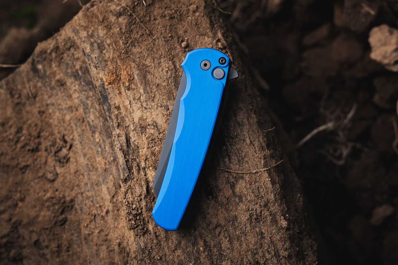 Pro-Tech Malibu - Blue Aluminum, DLC CPM-MagnaCut Reverse Tanto - Made in USA (5403-Blue)