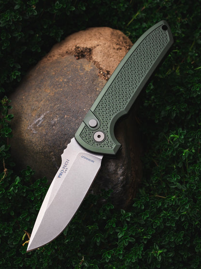Pro-Tech Rockeye Auto - Green Aluminum, CPM-MagnaCut - Made in USA (LG3105-Green)