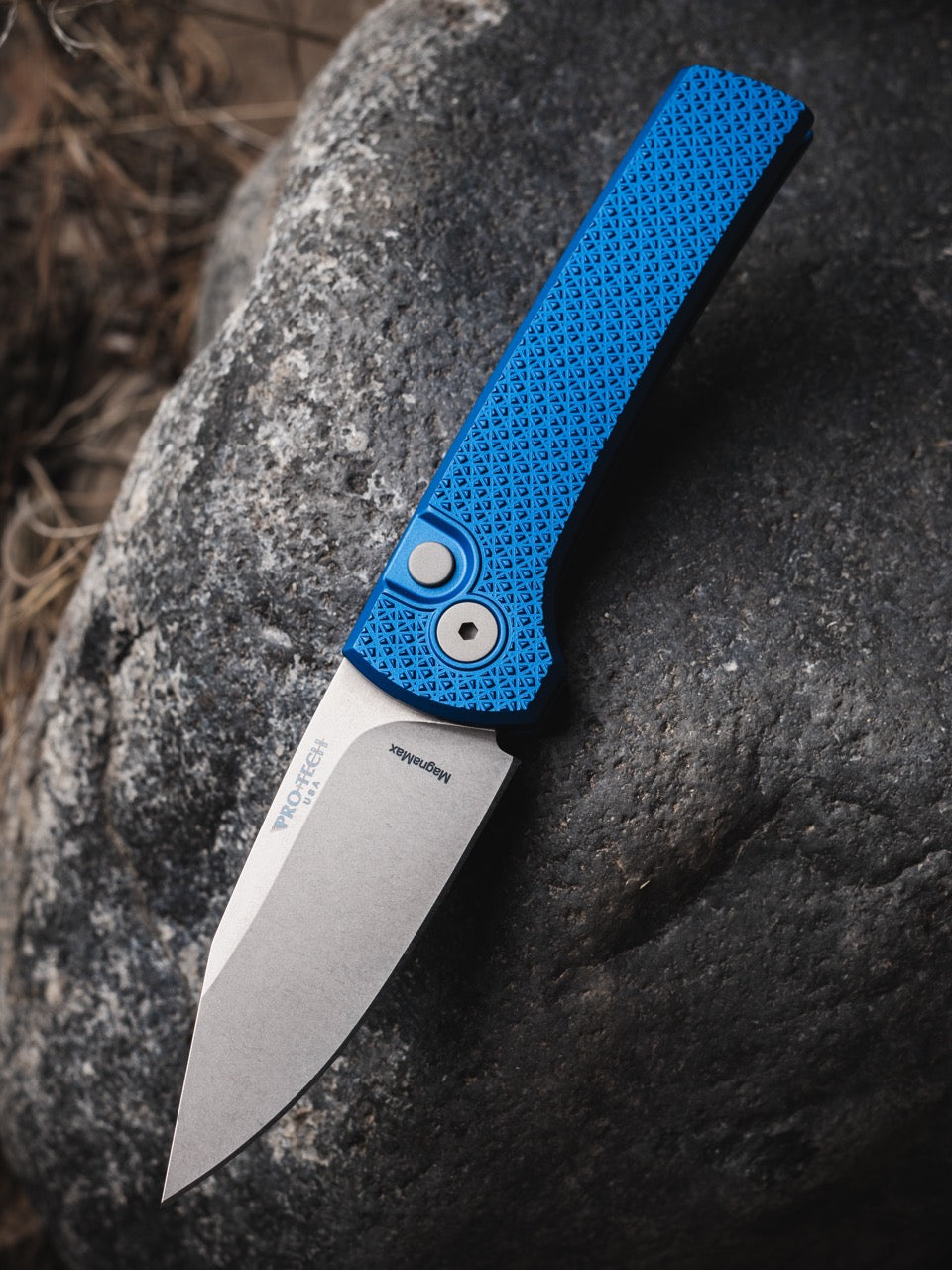 Pro-Tech Scapegoat Compact Auto - Blue Aluminum, CPM-MagnaMax - Made in USA (RCS1105-Blue)