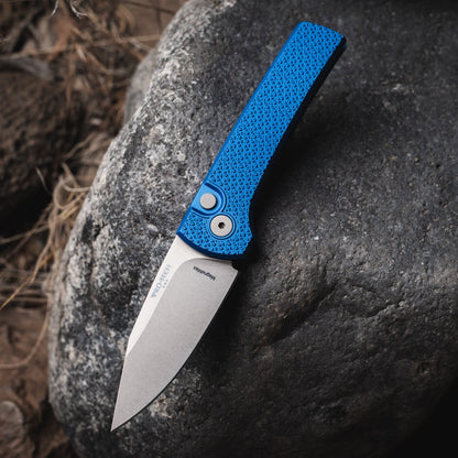 Pro-Tech Scapegoat Compact Auto - Blue Aluminum, CPM-MagnaMax - Made in USA (RCS1105-Blue)