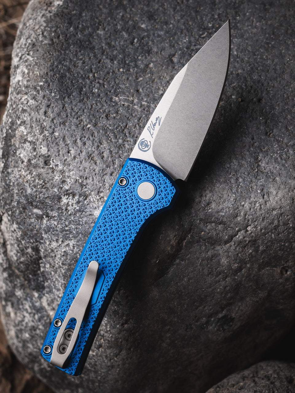 Pro-Tech Scapegoat Compact Auto - Blue Aluminum, CPM-MagnaMax - Made in USA (RCS1105-Blue)