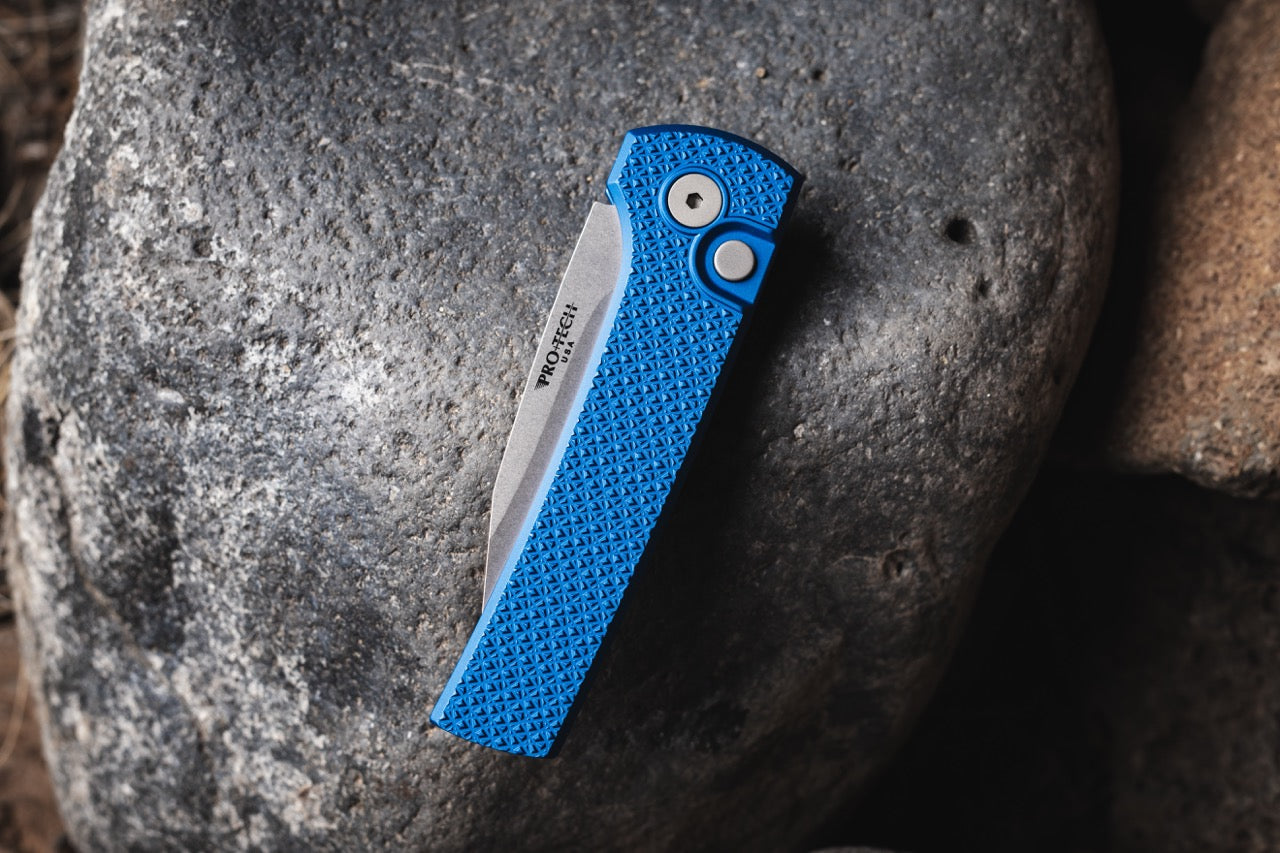 Pro-Tech Scapegoat Compact Auto - Blue Aluminum, CPM-MagnaMax - Made in USA (RCS1105-Blue)