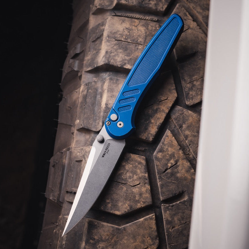 Pro-Tech Avalon - Battleworn Blue Aluminum, CPM-MagnaCut Manual - Made in USA (PN1101-BW Blue)
