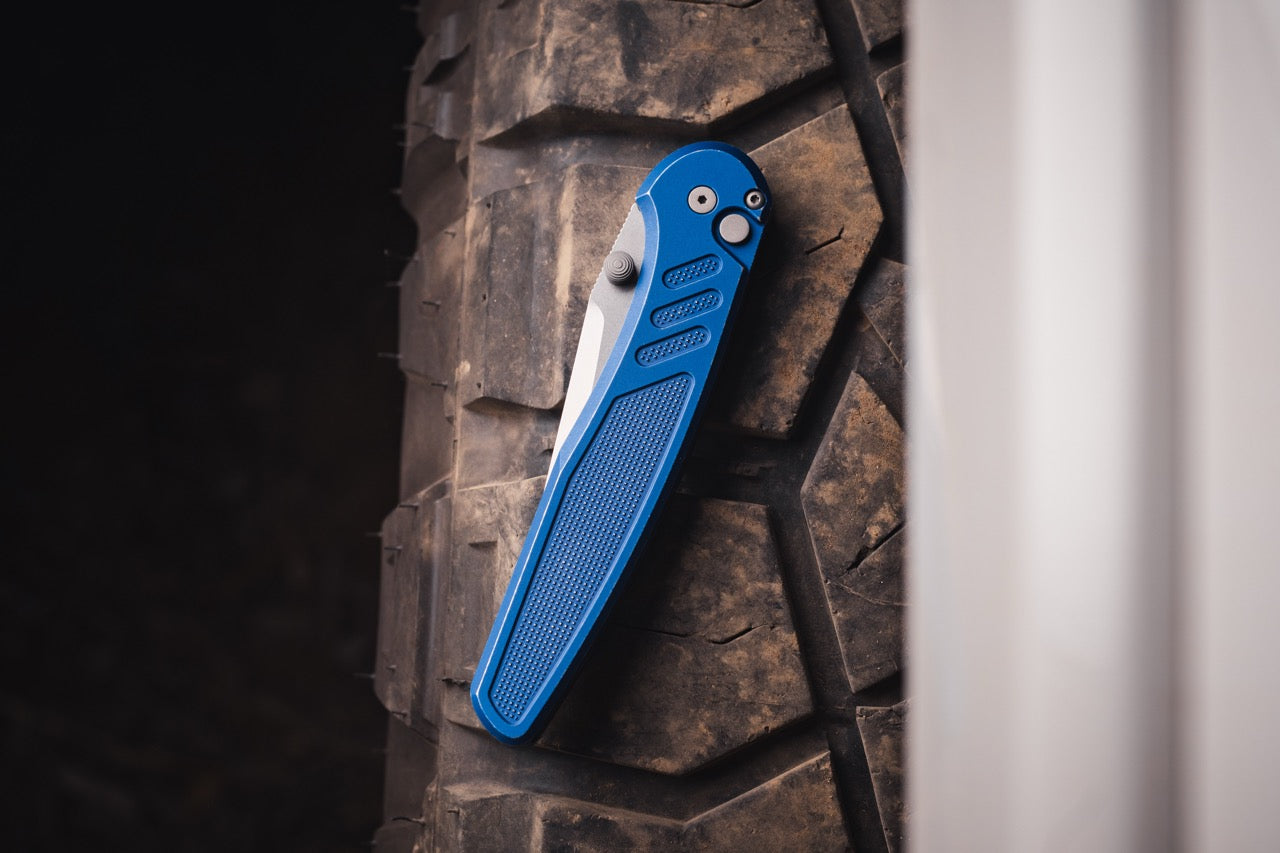 Pro-Tech Avalon - Battleworn Blue Aluminum, CPM-MagnaCut Manual - Made in USA (PN1101-BW Blue)