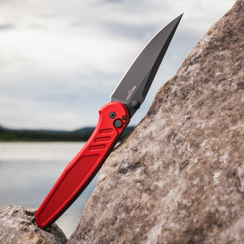 Pro-Tech Avalon - Red Knurled Aluminum, DLC CPM-MagnaCut, Thumb Stud - Made in USA (PN1103-Red)