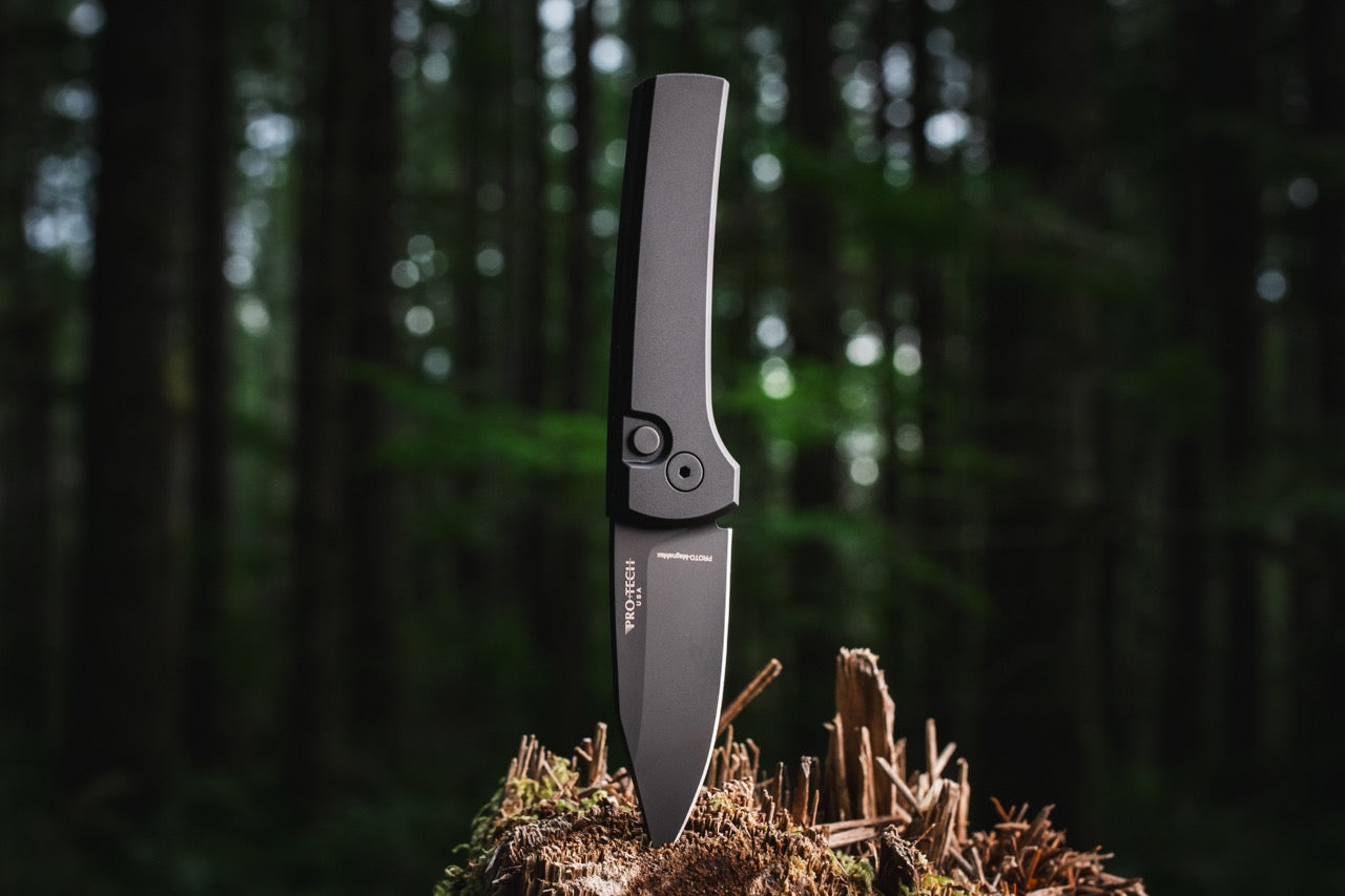 Pro-Tech Scapegoat Compact Auto Knife – Black Aluminum, MagnaMax DLC, Automatic – Made in USA (RCS1103-SWAT)