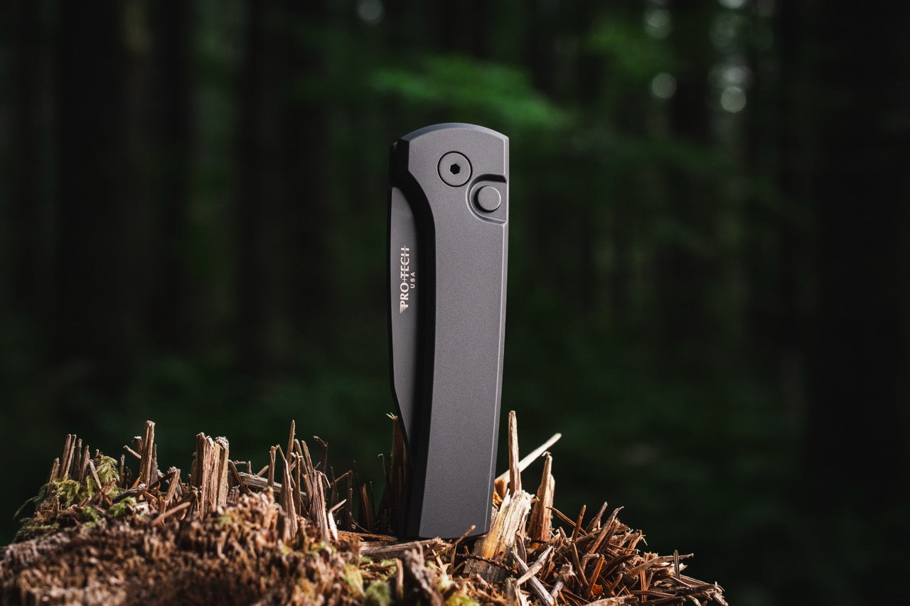 Pro-Tech Scapegoat Compact Auto Knife – Black Aluminum, MagnaMax DLC, Automatic – Made in USA (RCS1103-SWAT)