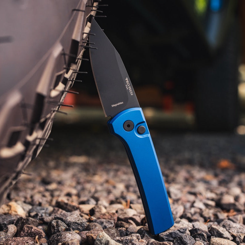 Pro-Tech Scapegoat Compact Auto - Solid Blue Aluminum, DLC CPM-MagnaMax - Made in USA (RCS1103-Blue)