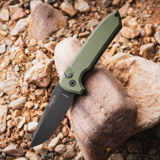 Pro-Tech Rockeye Auto 3.375" – Solid Green Aluminum, DLC Black MagnaCut, Les George Design – Made in USA (LG3103-Green)